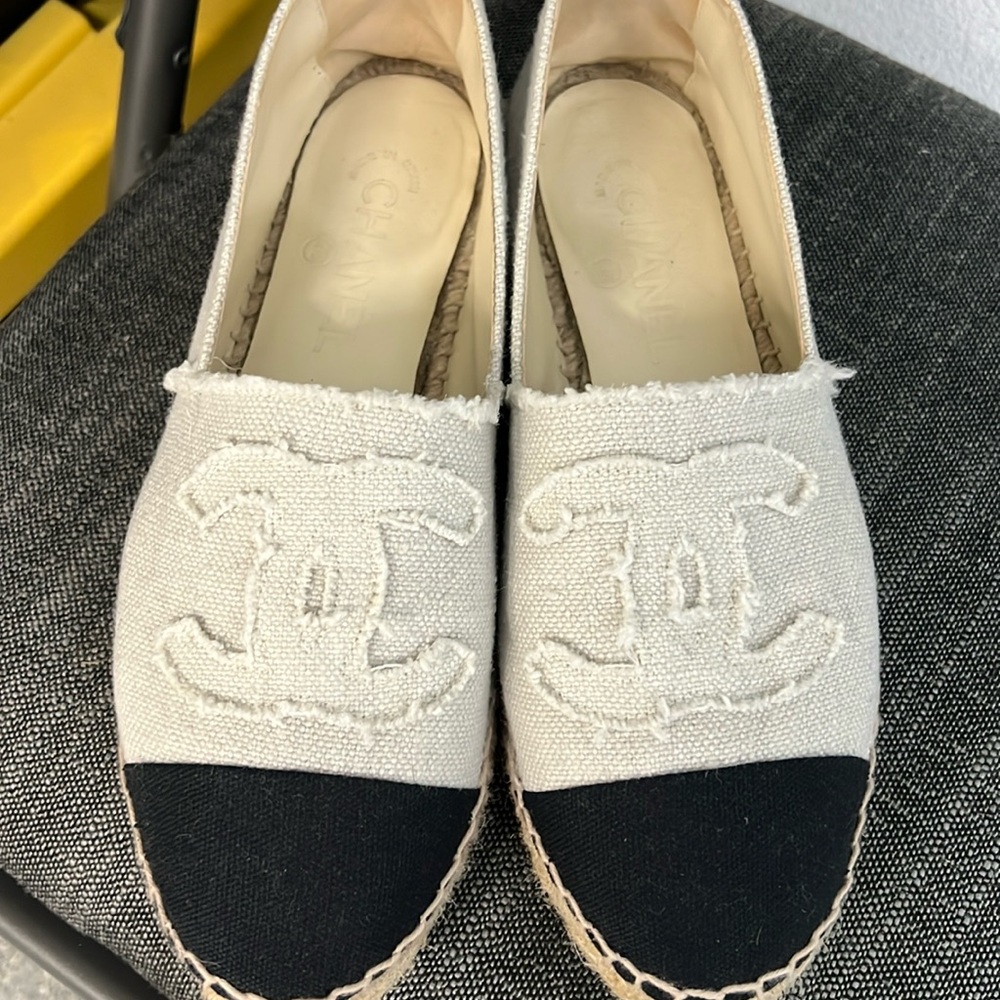 CHANEL Cream and Black Espadrilles